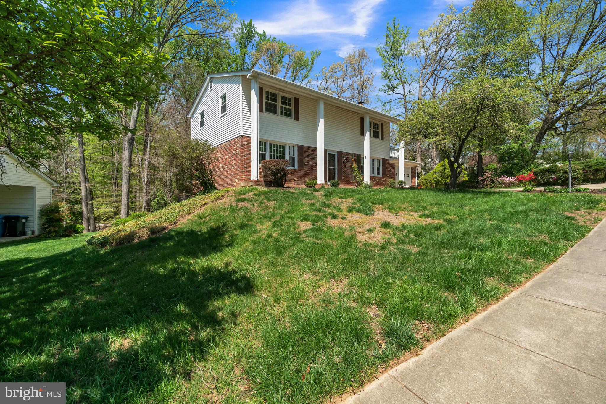 6944 COTTONTAIL COURT