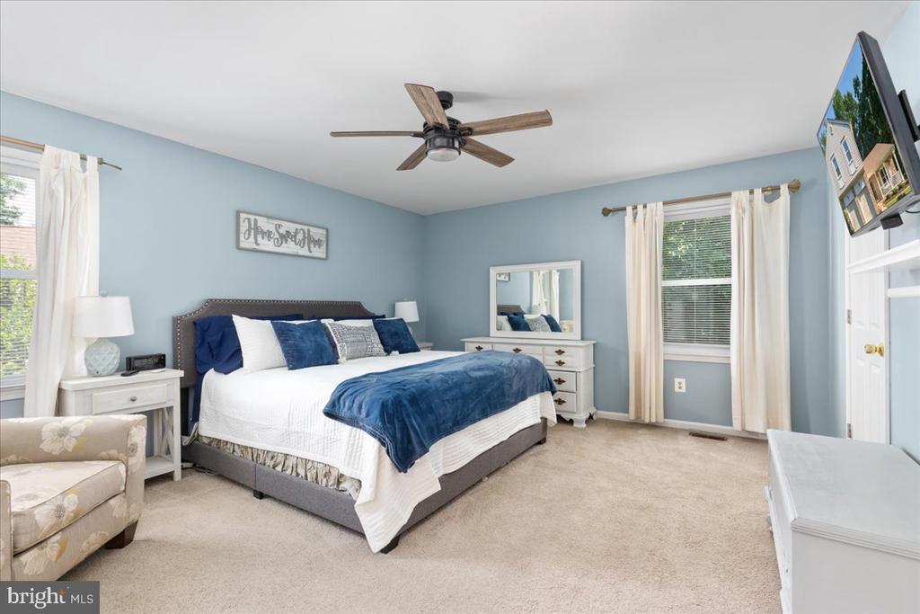 7577 WOODSTOWN DRIVE