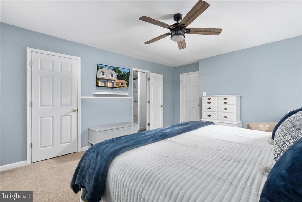 7577 WOODSTOWN DRIVE
