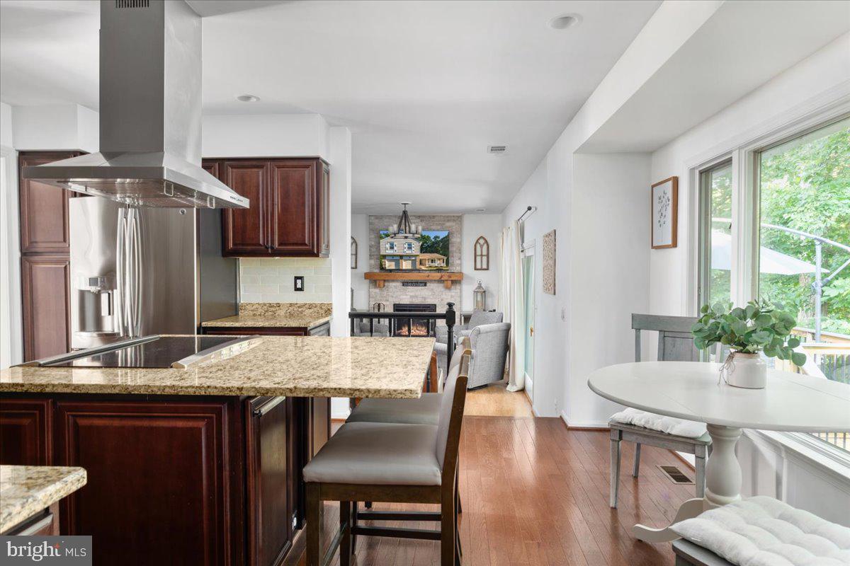 7577 WOODSTOWN DRIVE