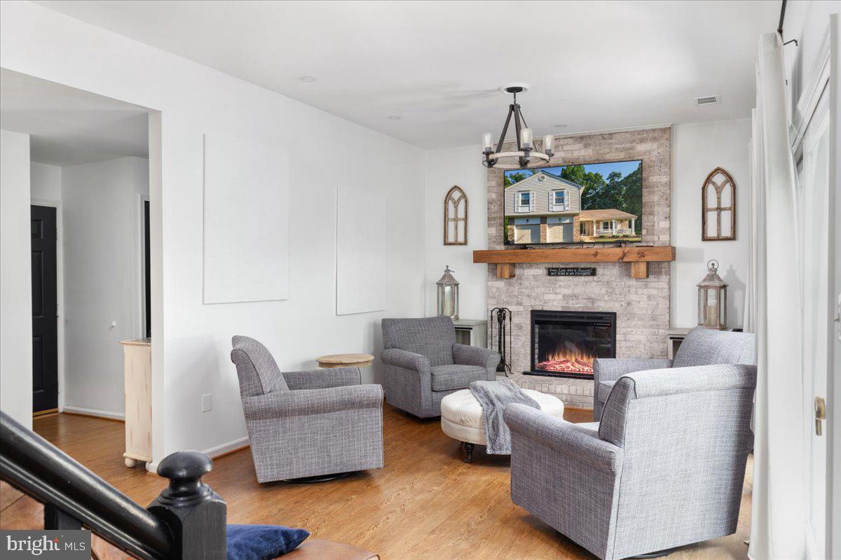 7577 WOODSTOWN DRIVE