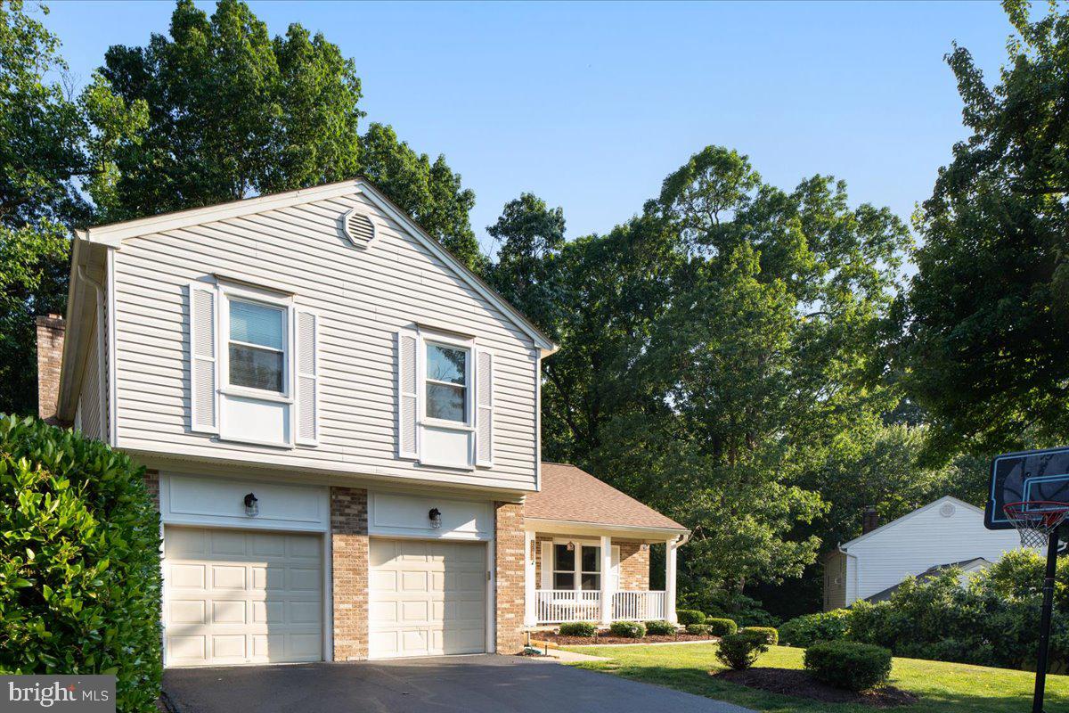 7577 WOODSTOWN DRIVE