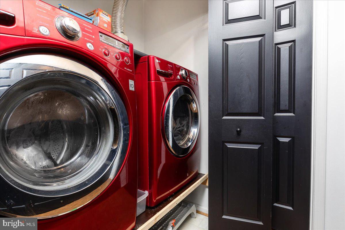 7577 WOODSTOWN DRIVE