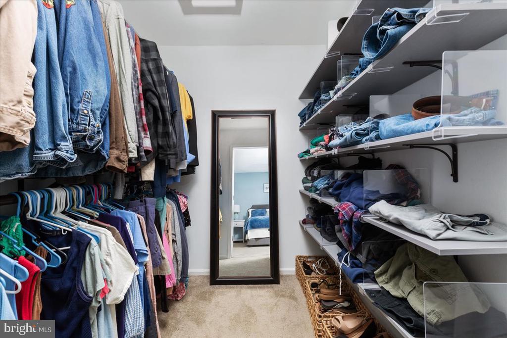 7577 WOODSTOWN DRIVE