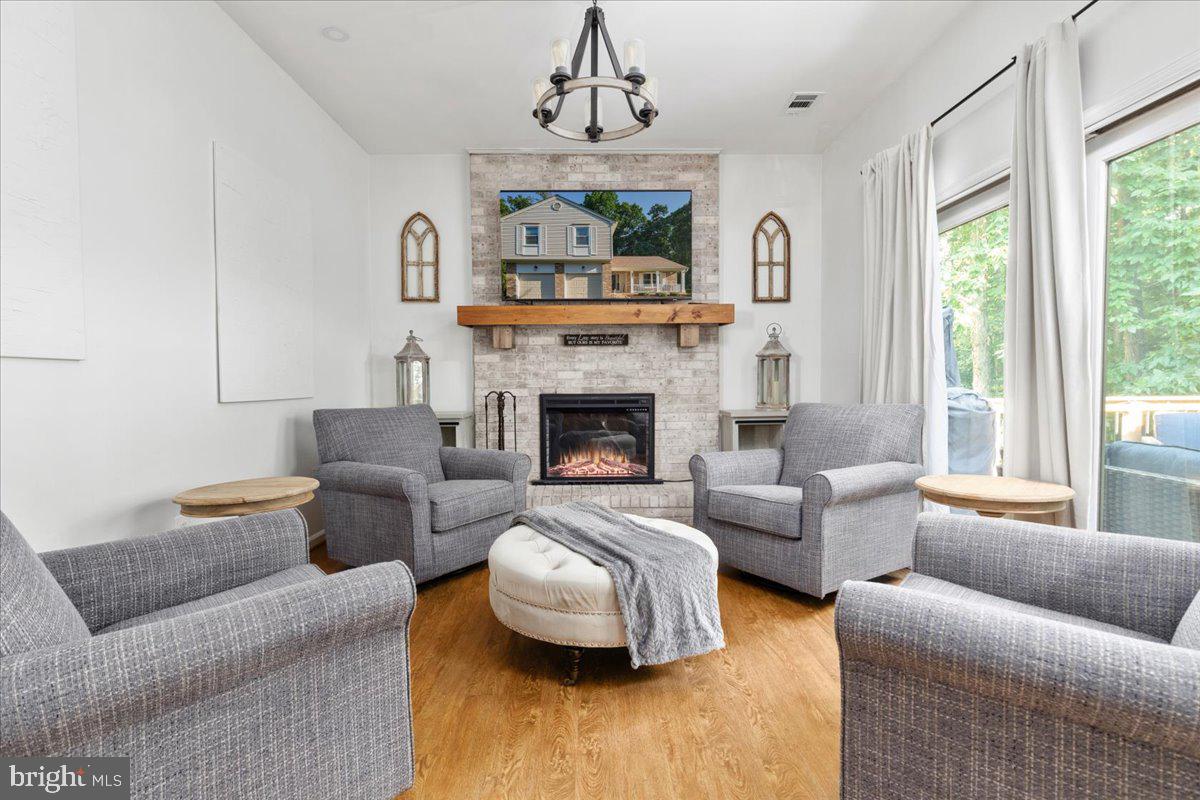 7577 WOODSTOWN DRIVE