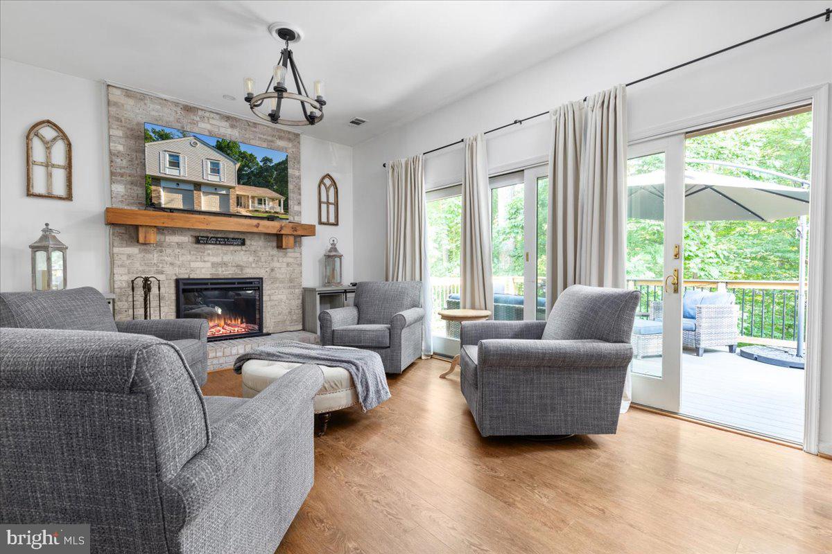 7577 WOODSTOWN DRIVE