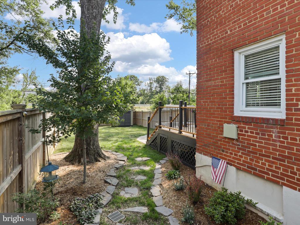 2106 ARLINGTON TERRACE