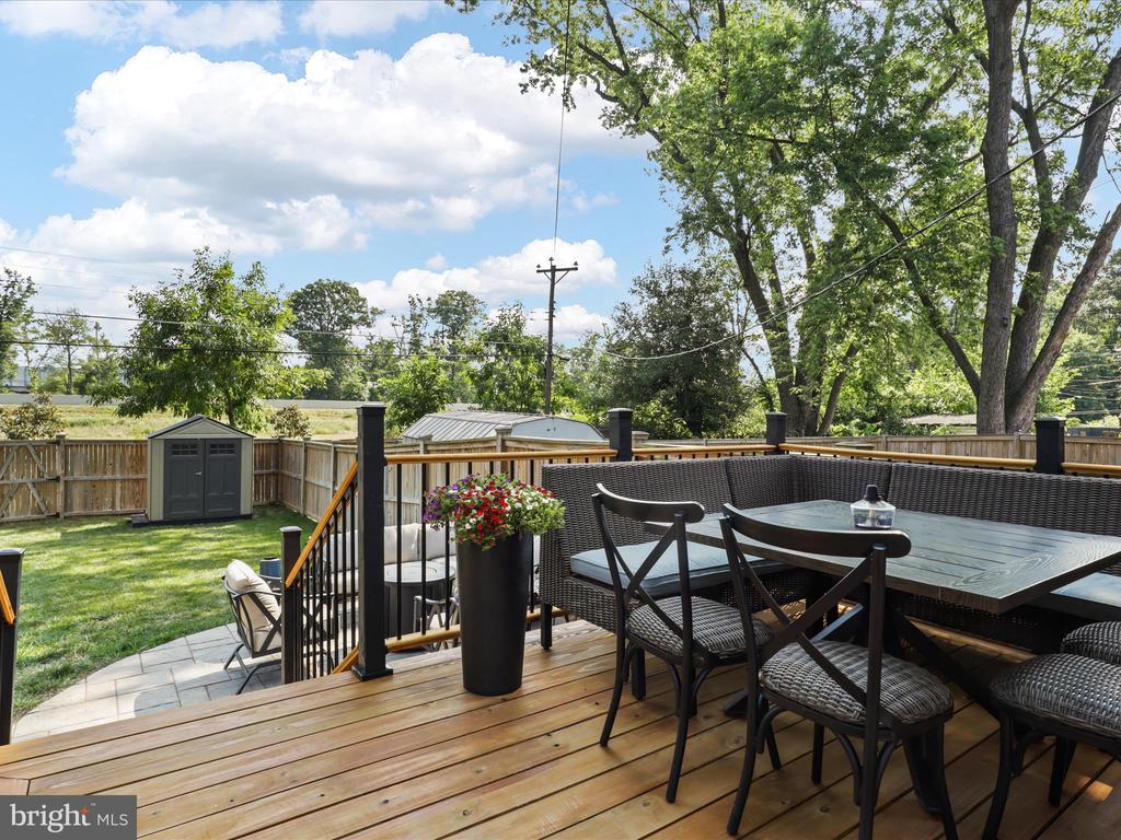 2106 ARLINGTON TERRACE