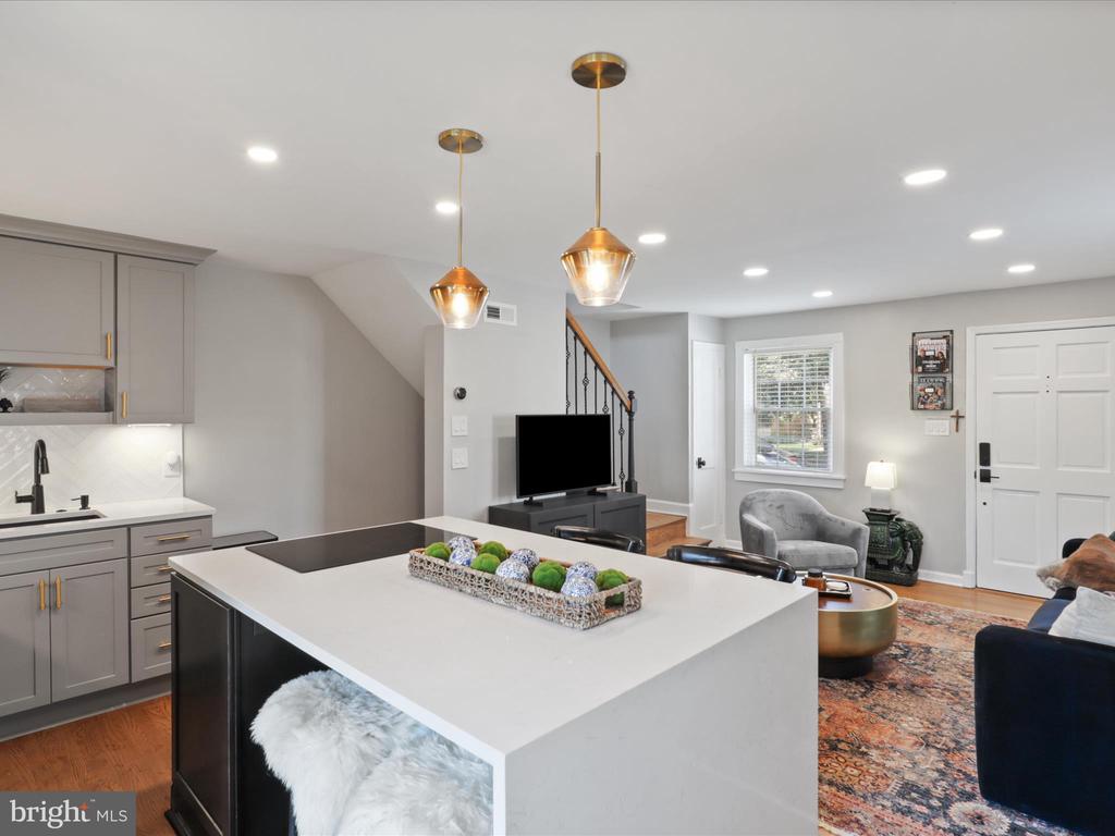 2106 ARLINGTON TERRACE