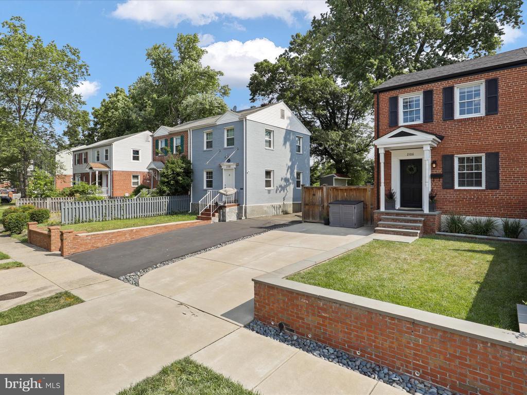 2106 ARLINGTON TERRACE