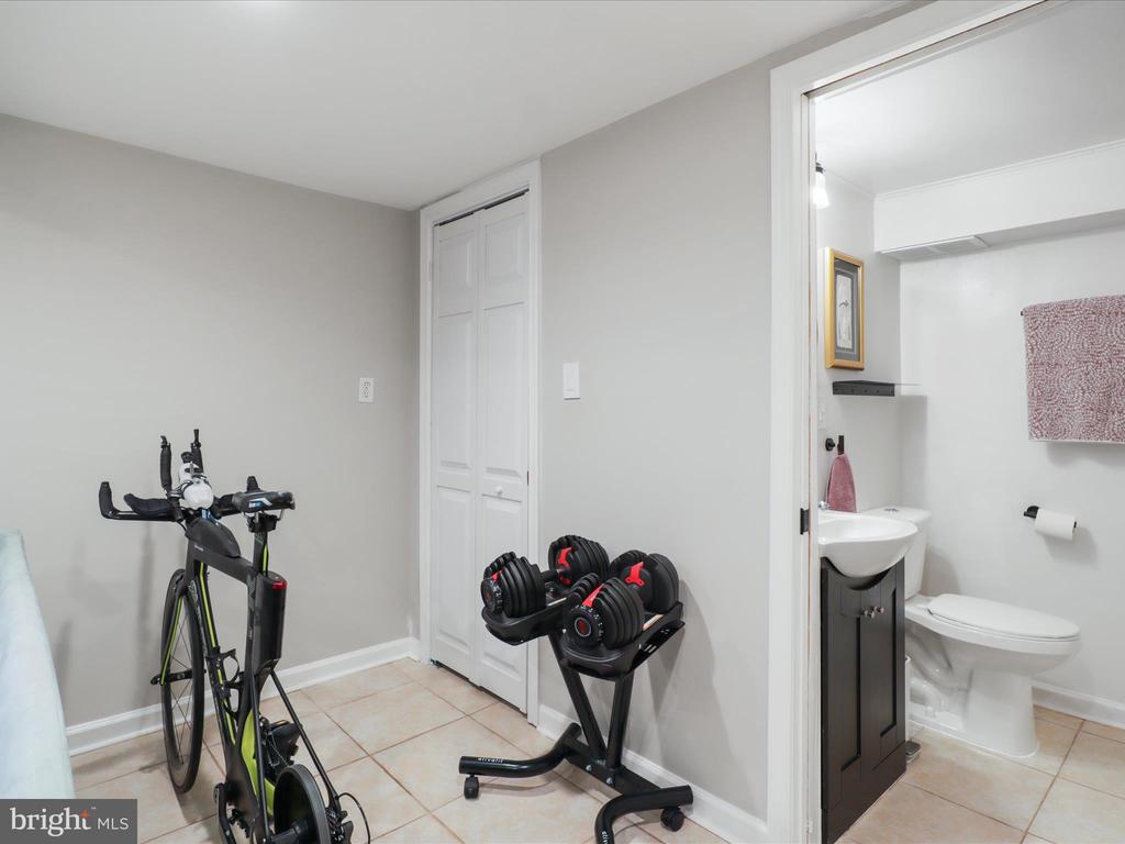 2106 ARLINGTON TERRACE