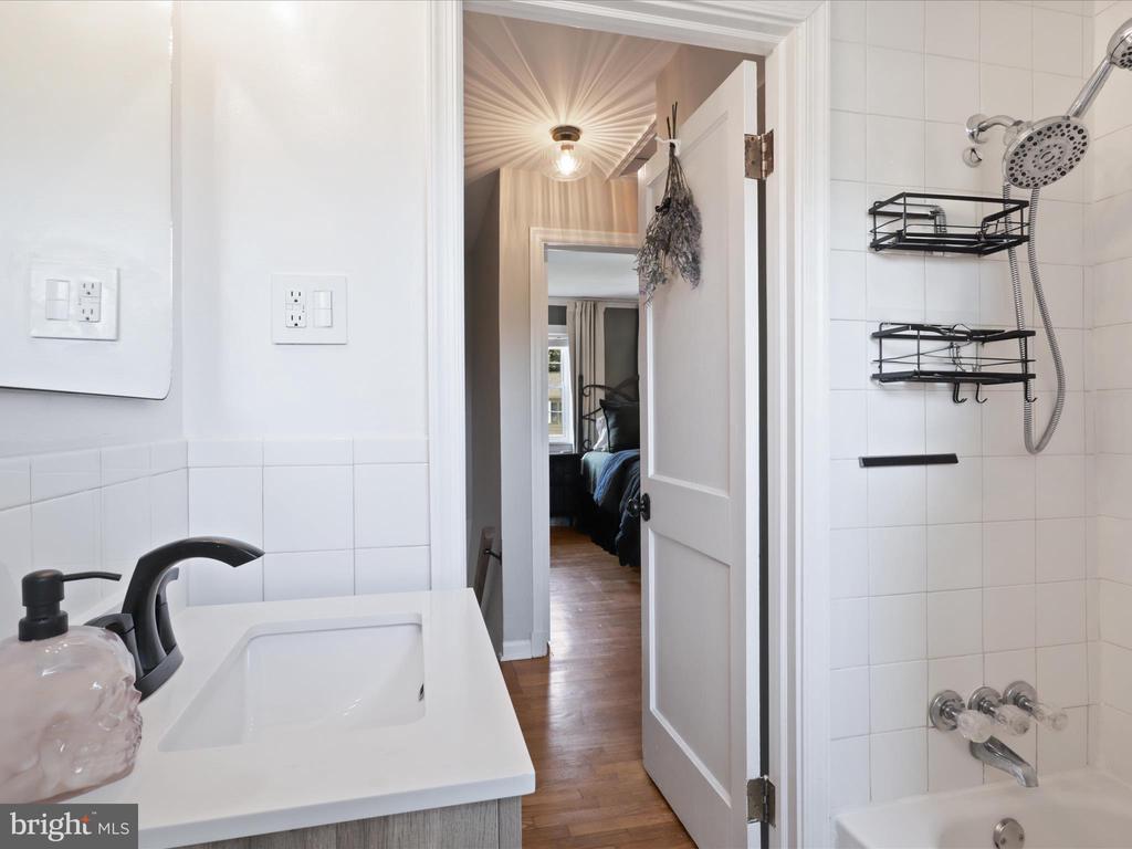2106 ARLINGTON TERRACE
