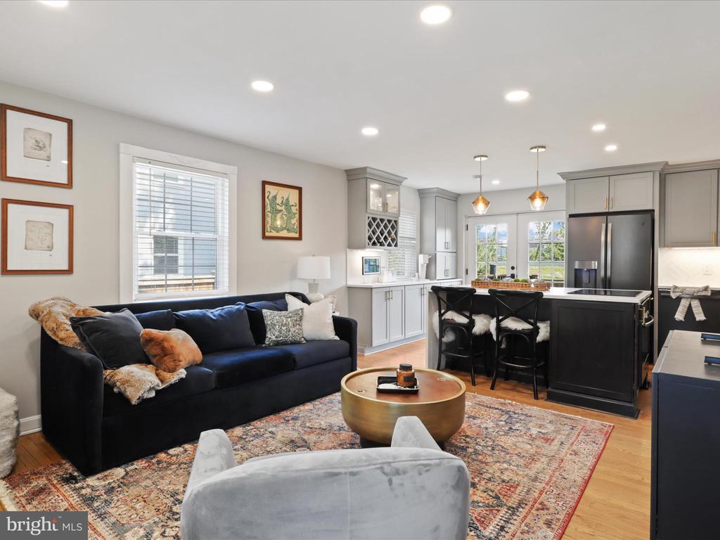 2106 ARLINGTON TERRACE