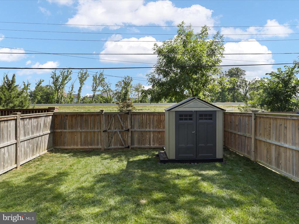 2106 ARLINGTON TERRACE