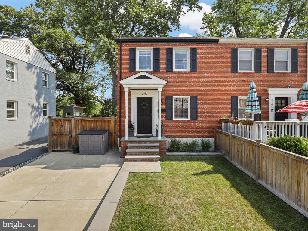 2106 ARLINGTON TERRACE