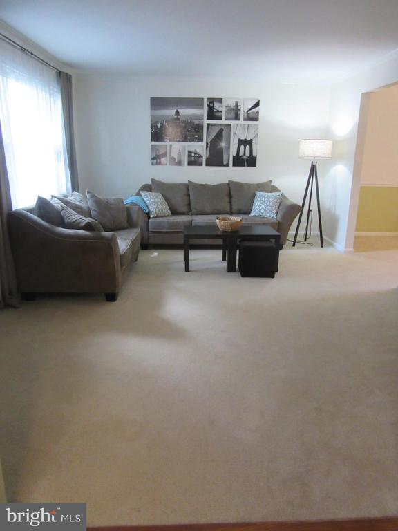 9307 HARNESS HORSE COURT