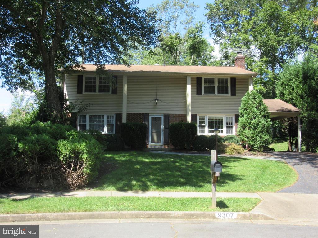9307 HARNESS HORSE COURT