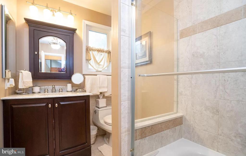 11696 FOX GLEN DRIVE