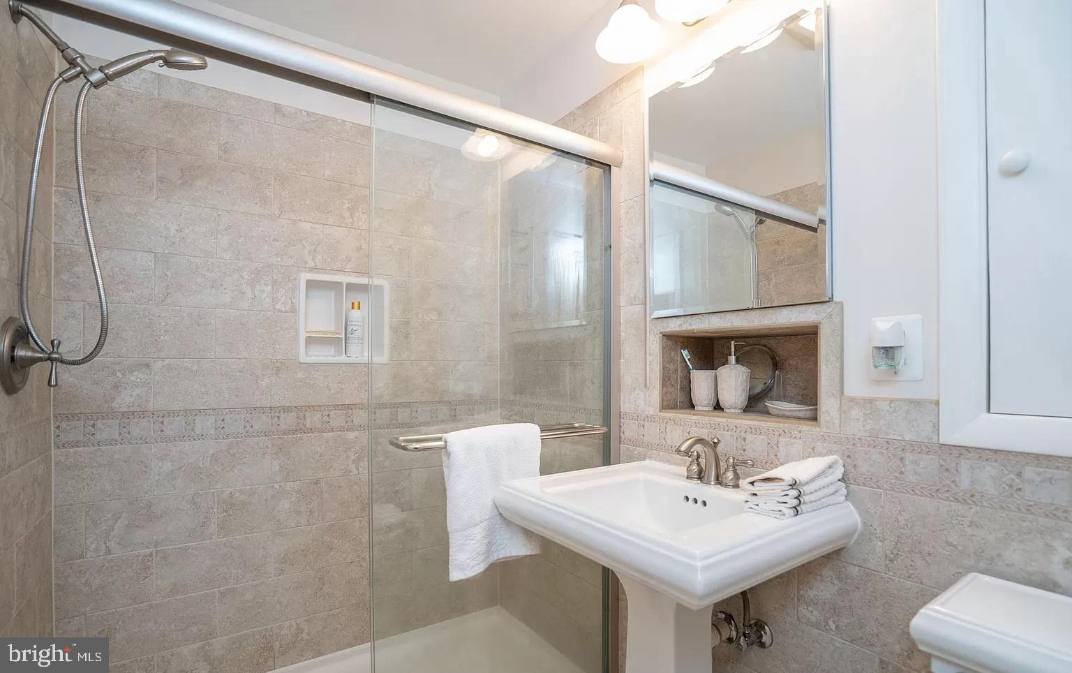 11696 FOX GLEN DRIVE