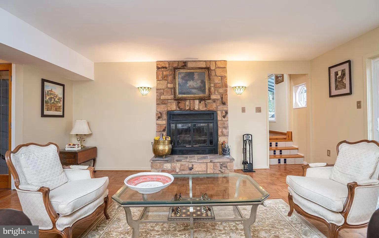 11696 FOX GLEN DRIVE