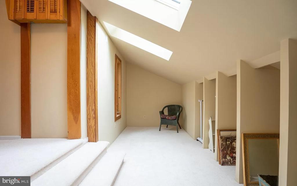 11696 FOX GLEN DRIVE