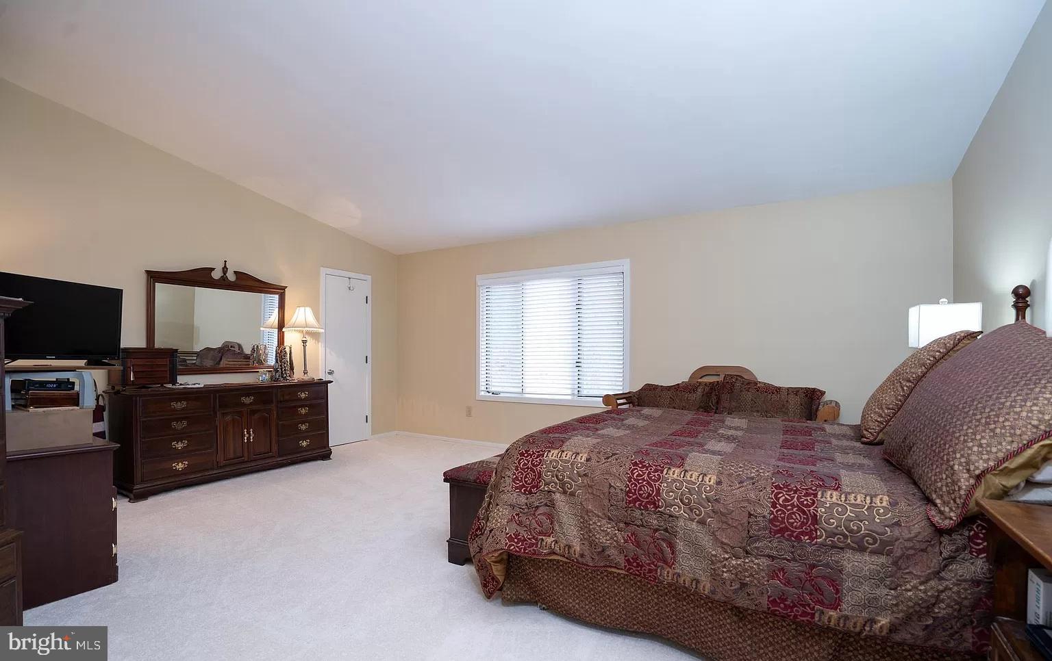 11696 FOX GLEN DRIVE