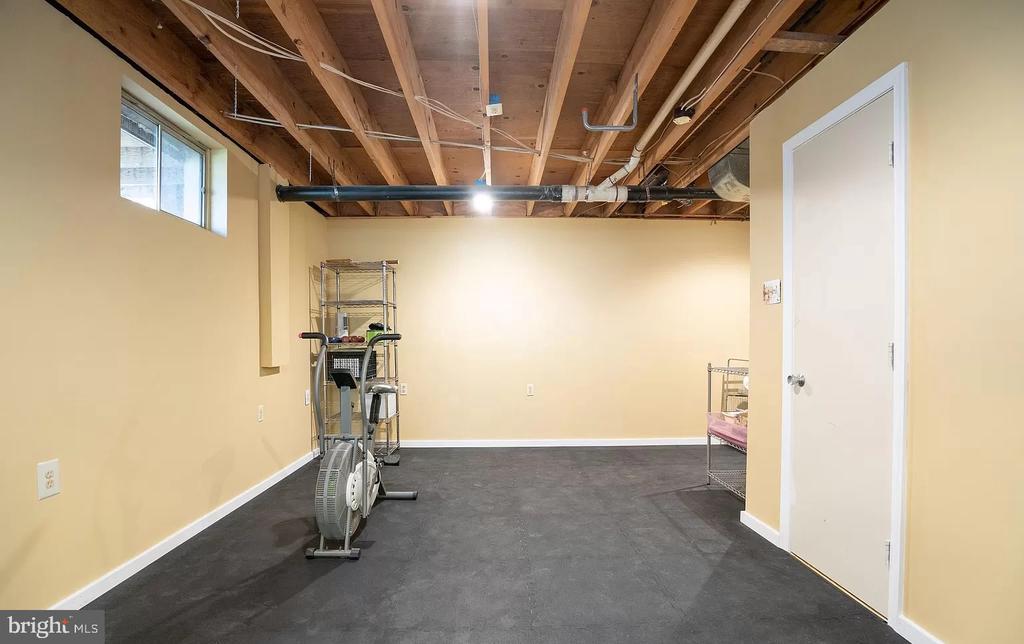 11696 FOX GLEN DRIVE