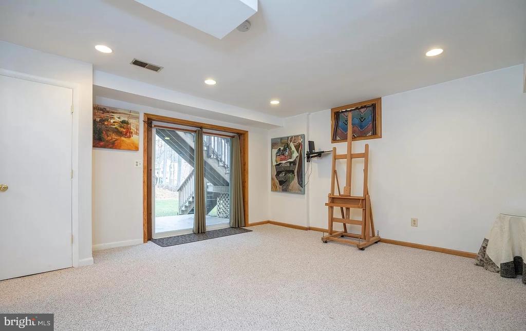 11696 FOX GLEN DRIVE