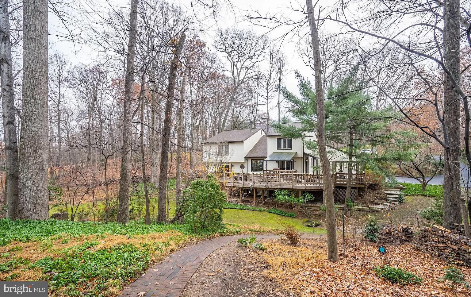 11696 FOX GLEN DRIVE