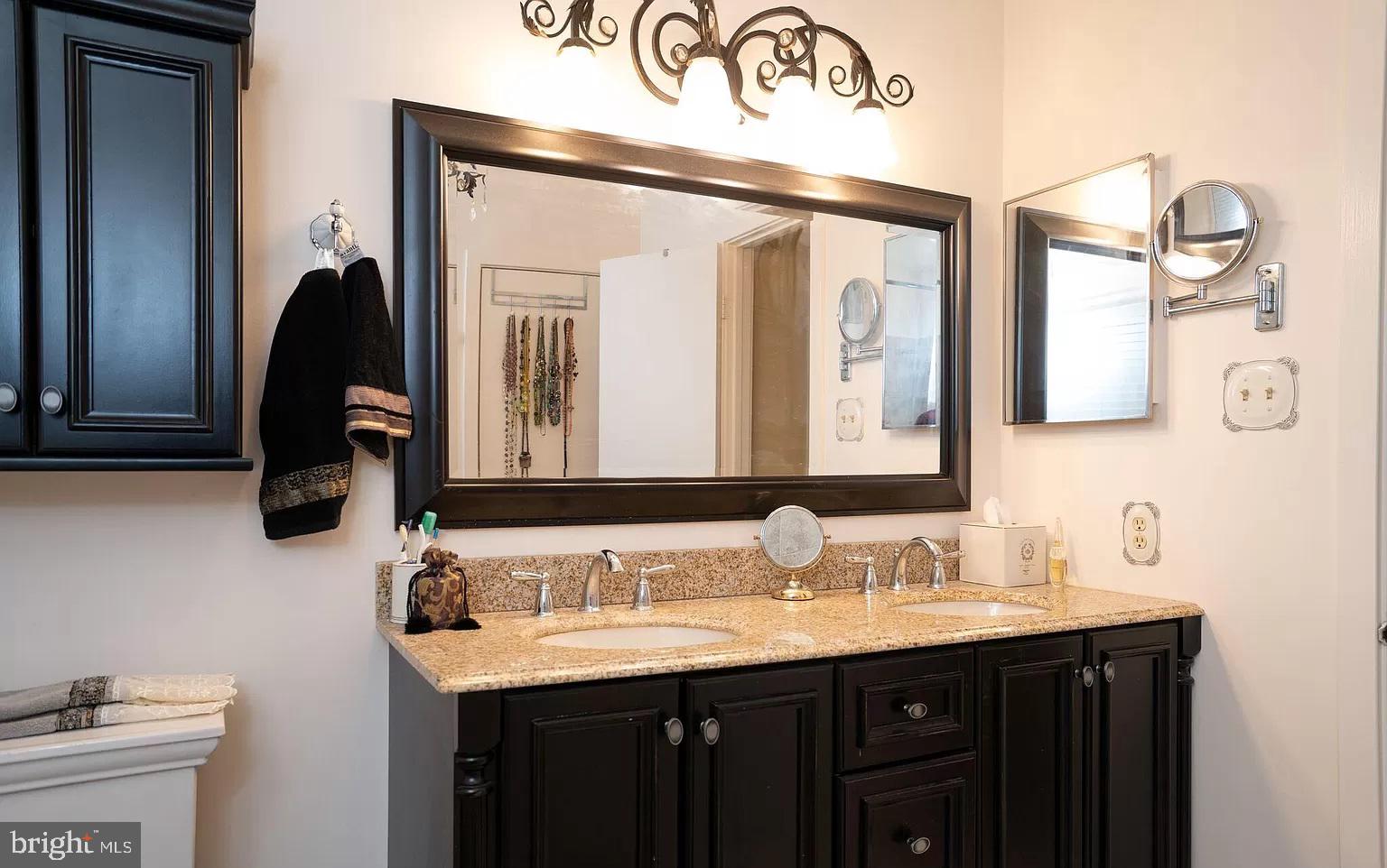 11696 FOX GLEN DRIVE