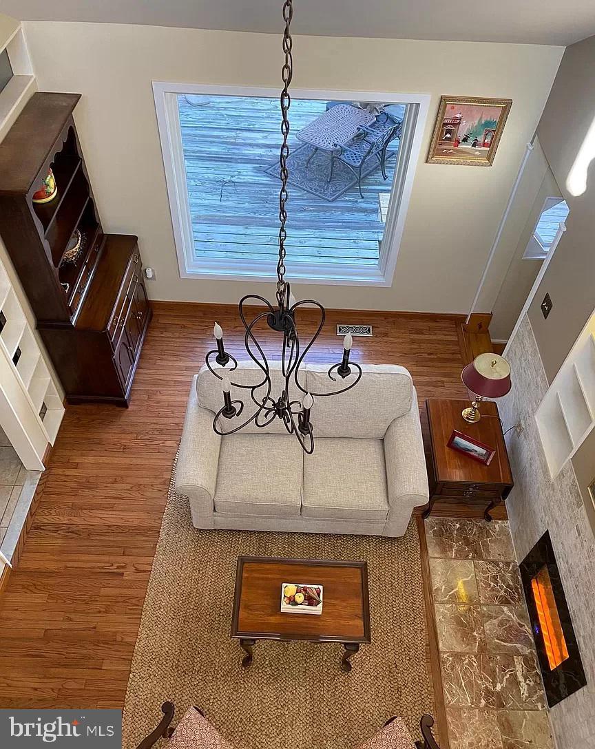 11696 FOX GLEN DRIVE