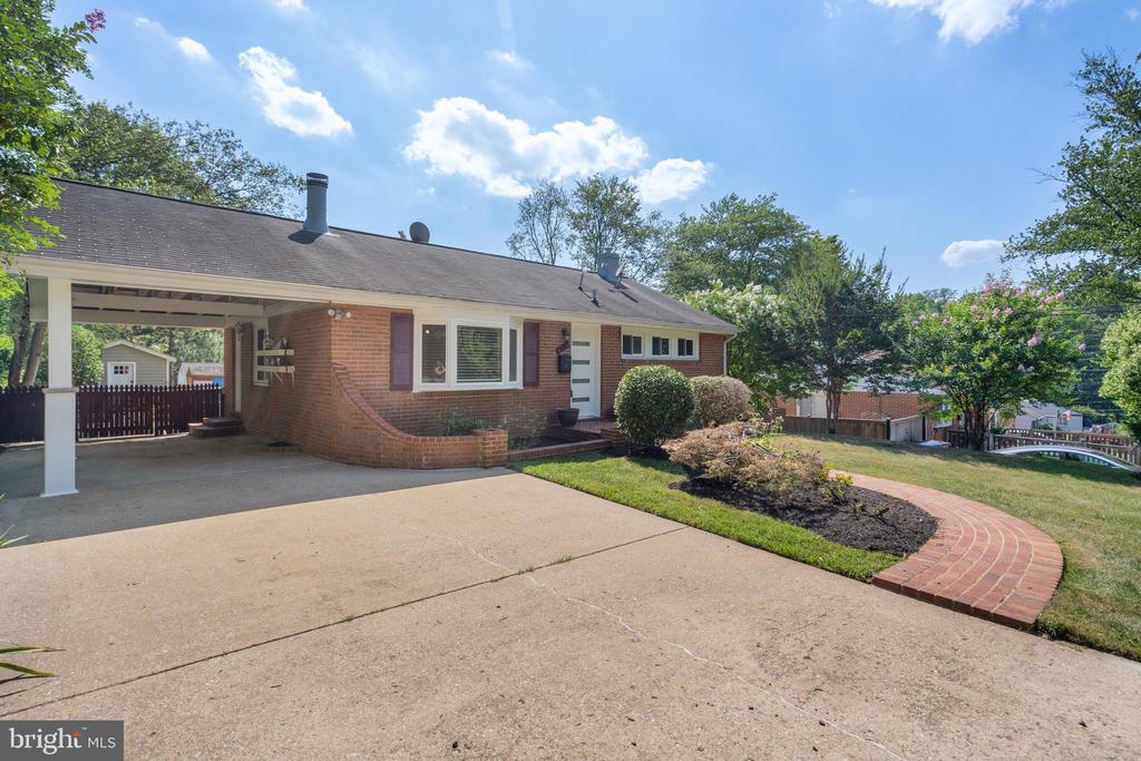 6326 DORSET DRIVE