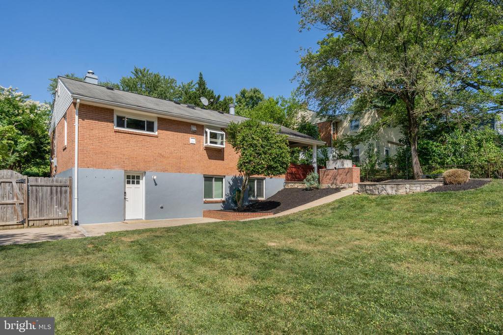6326 DORSET DRIVE