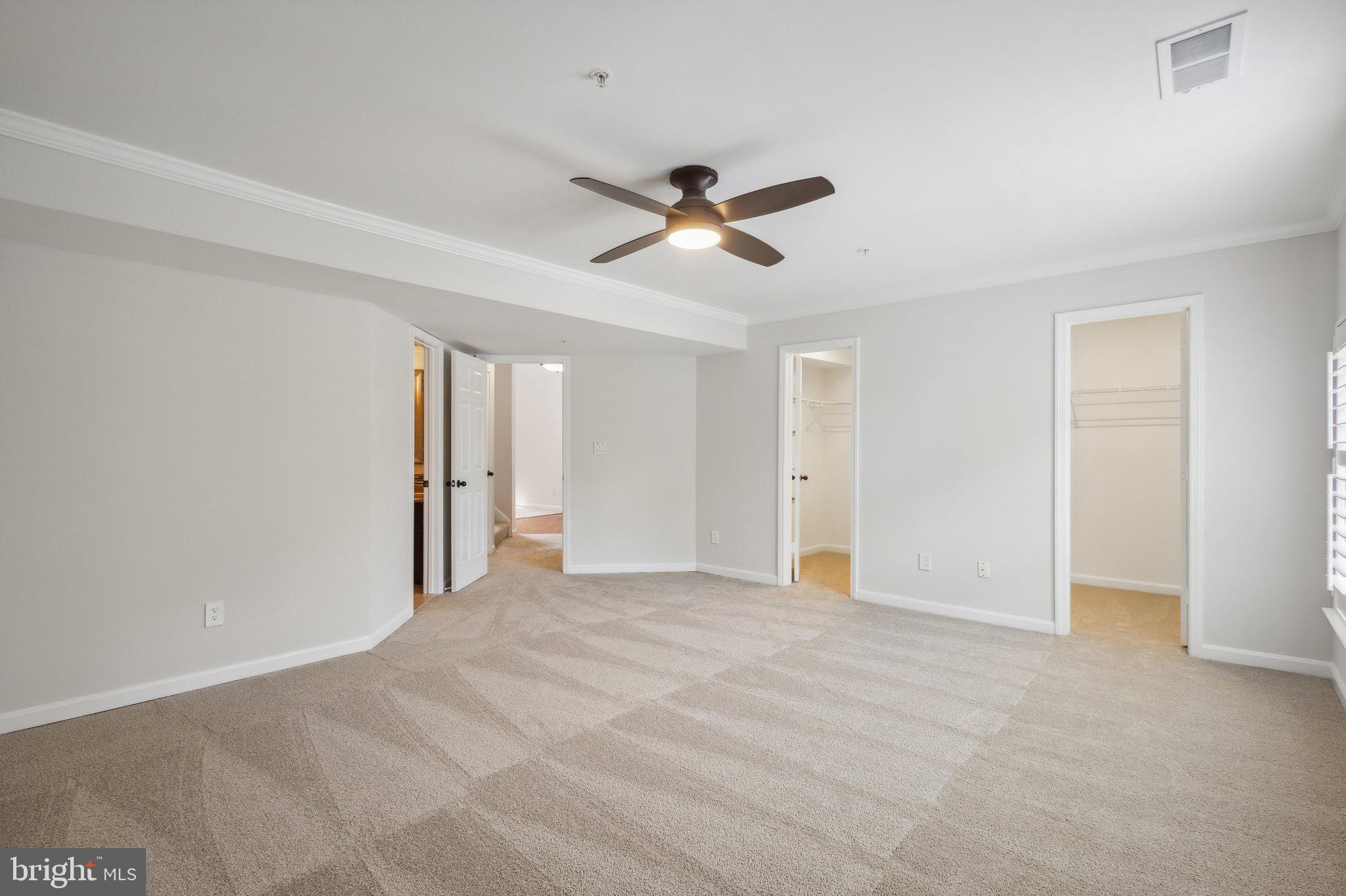 1377 GARDEN WALL CIRCLE 607F
