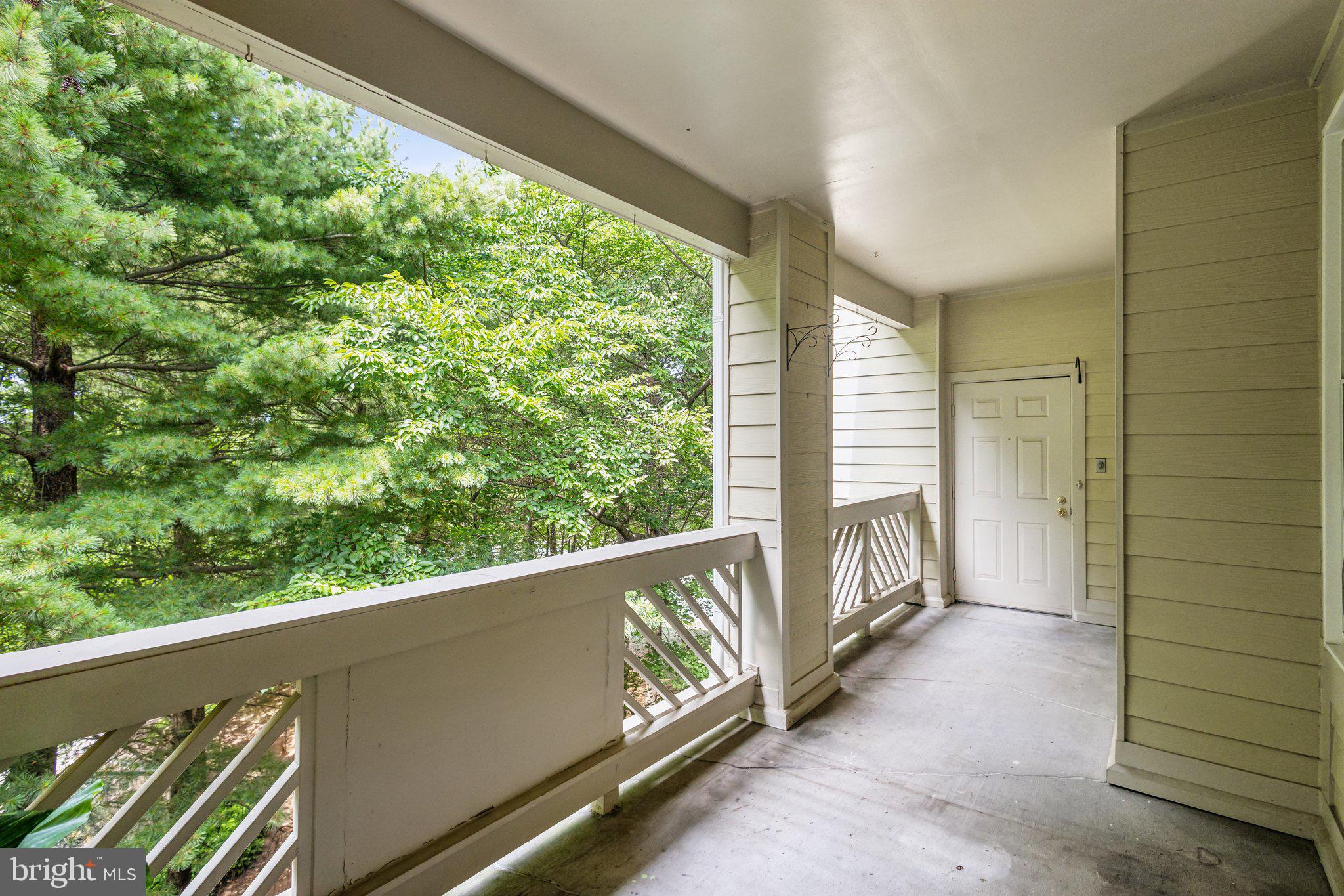 1377 GARDEN WALL CIRCLE 607F
