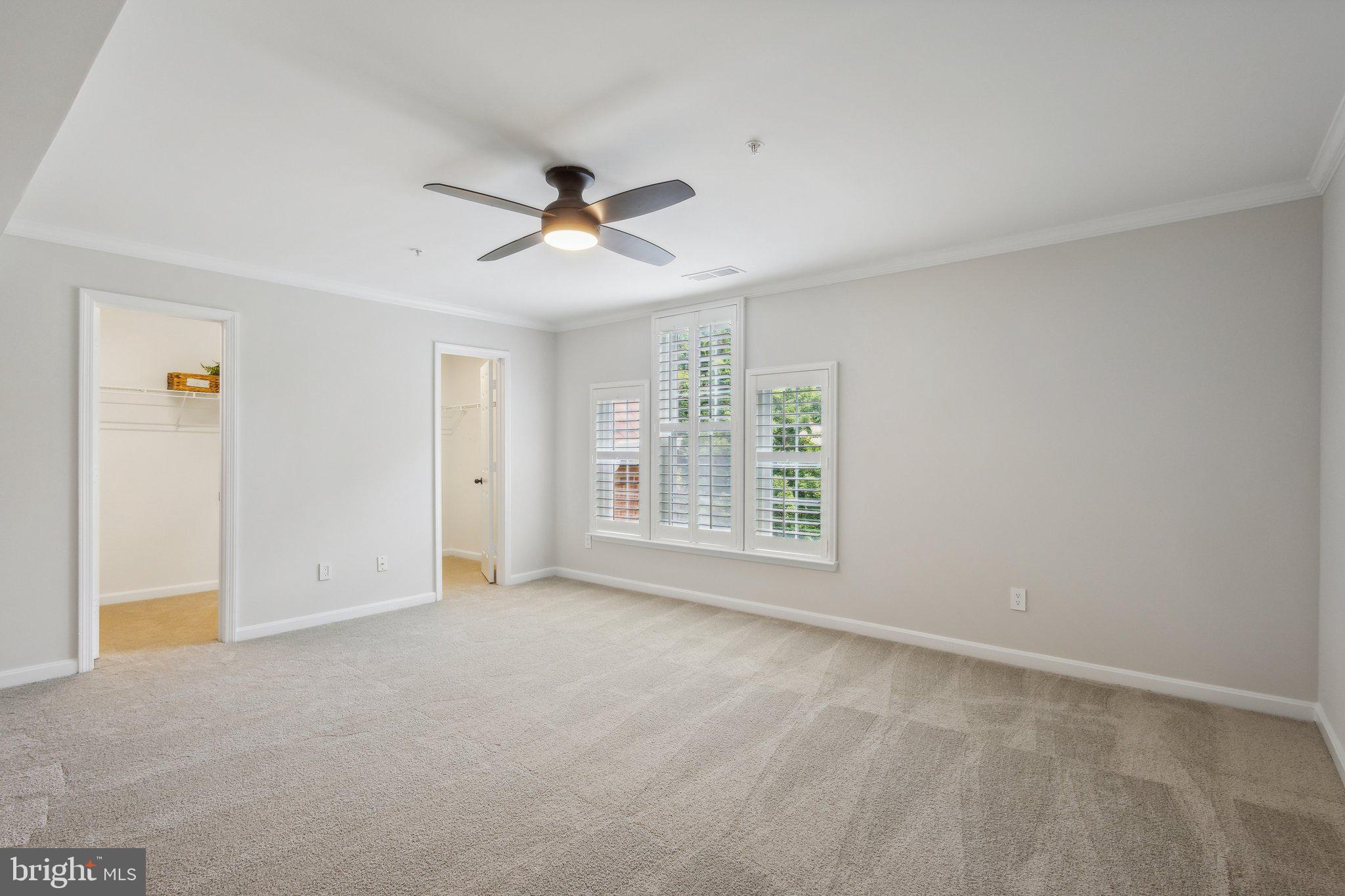 1377 GARDEN WALL CIRCLE 607F