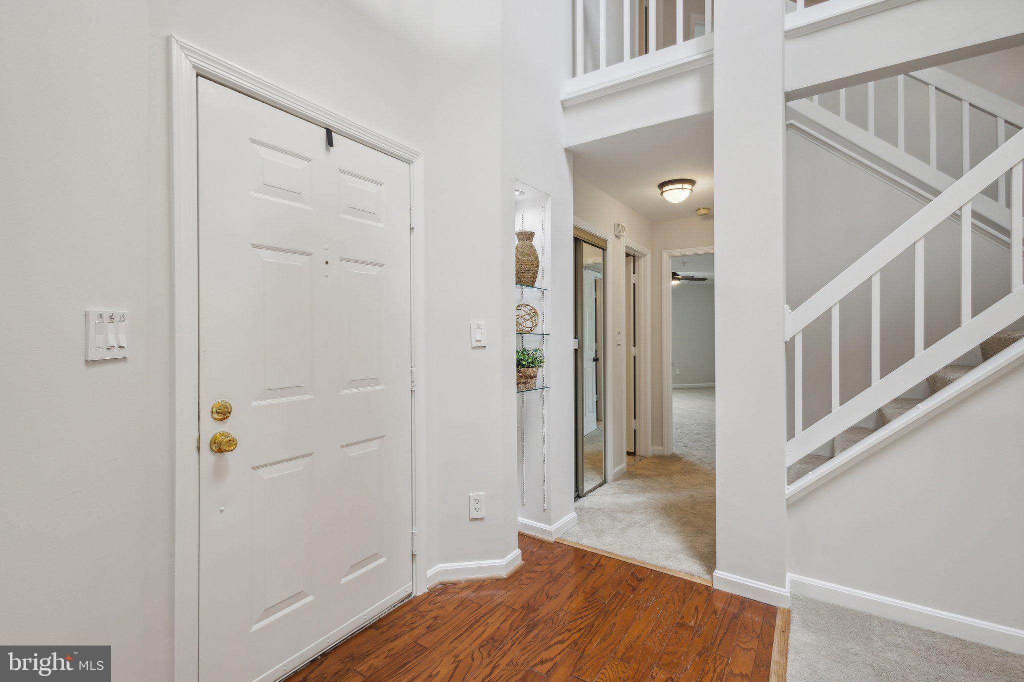 1377 GARDEN WALL CIRCLE 607F