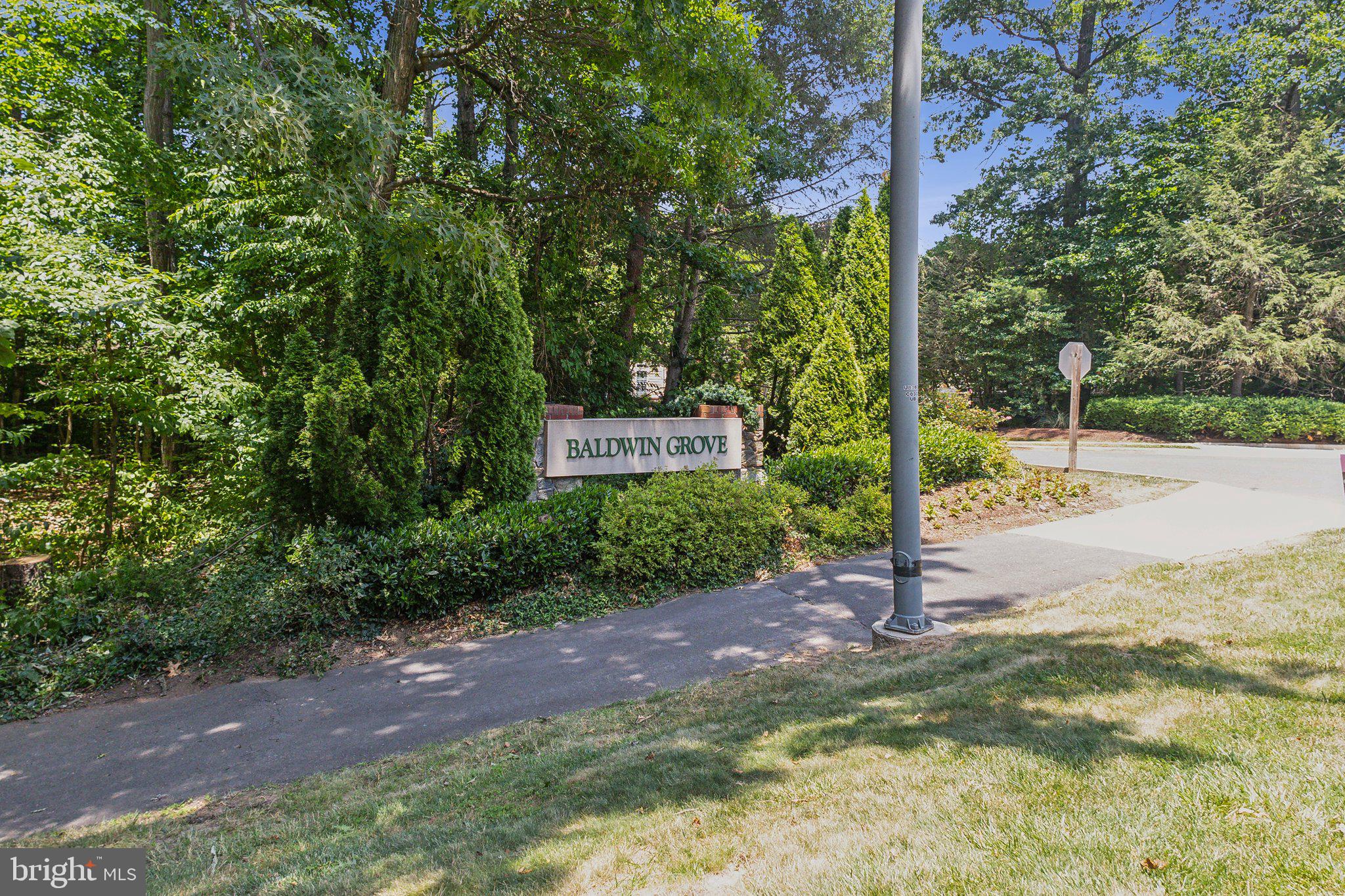 1377 GARDEN WALL CIRCLE 607F
