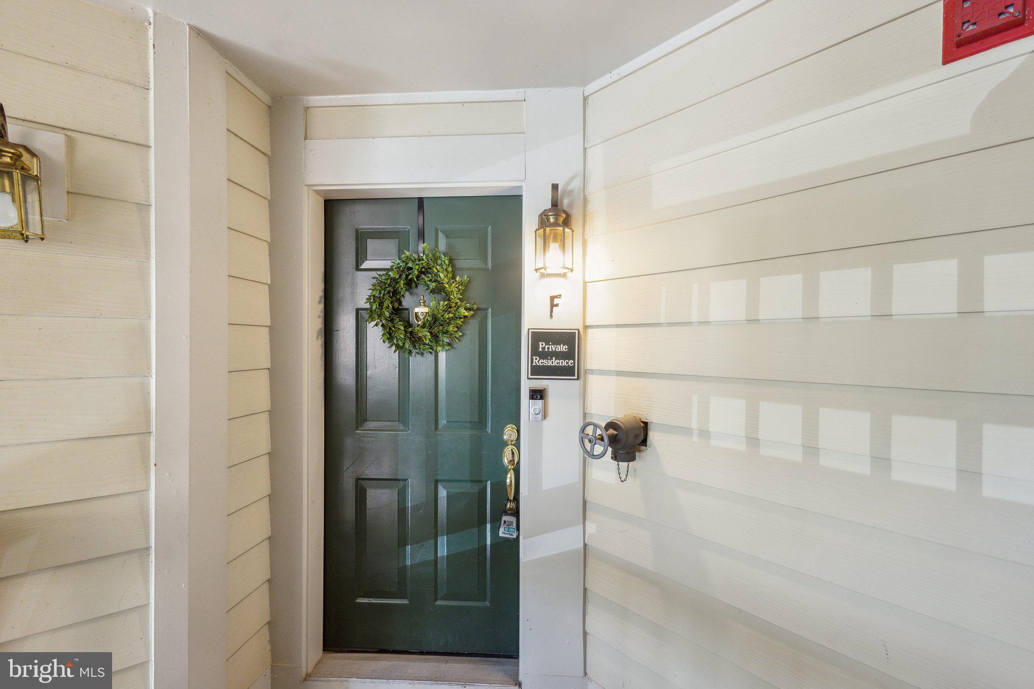 1377 GARDEN WALL CIRCLE 607F