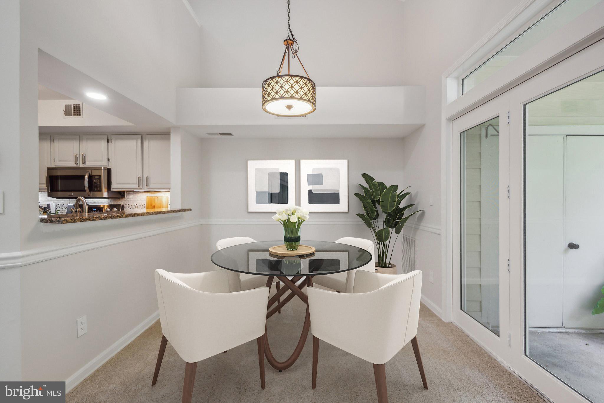 1377 GARDEN WALL CIRCLE 607F