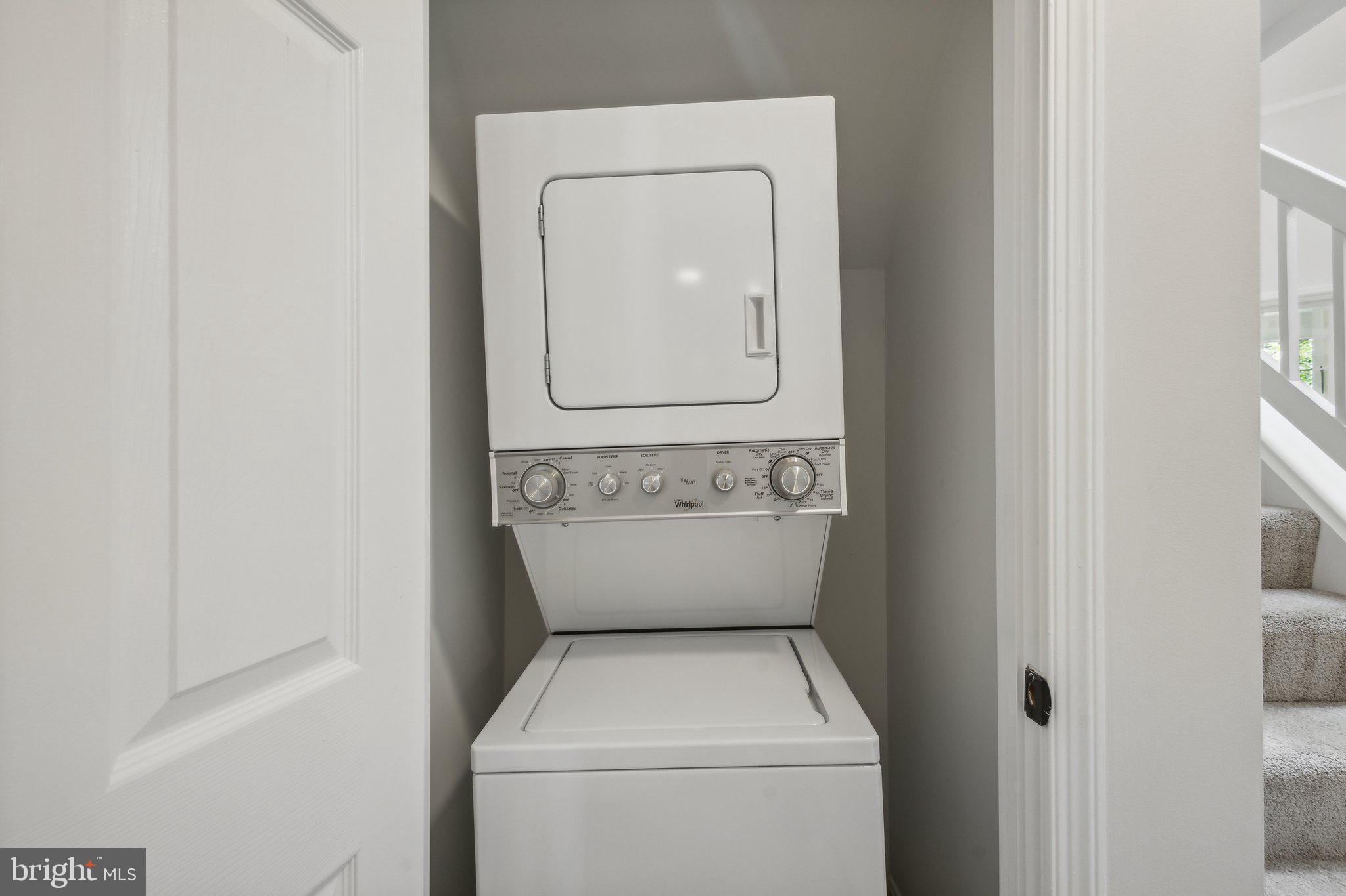 1377 GARDEN WALL CIRCLE 607F