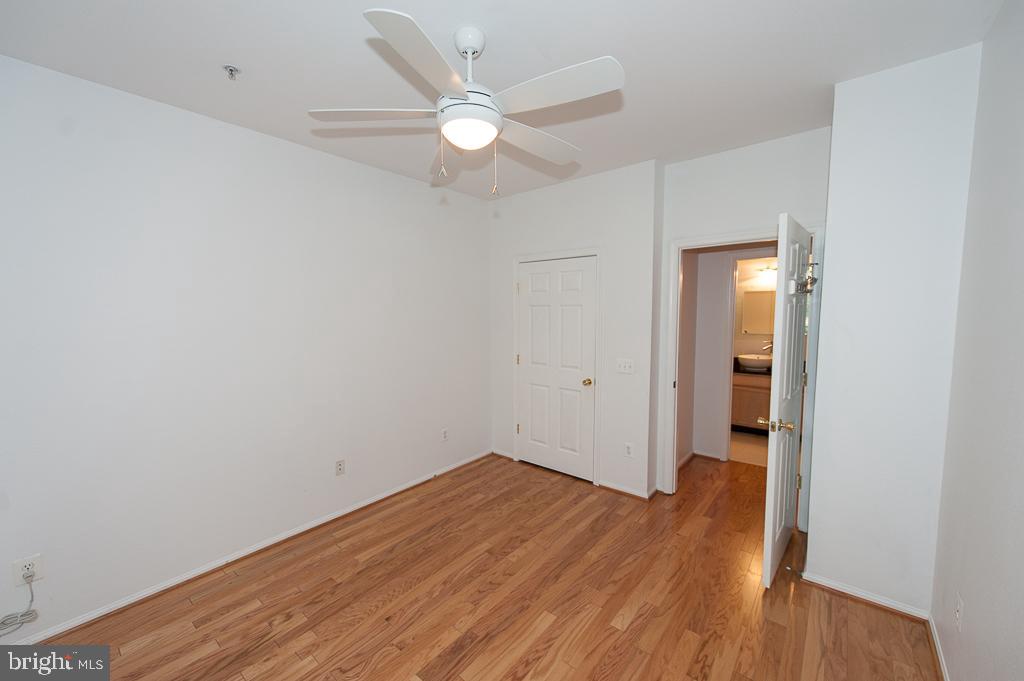 1580 SPRING GATE DRIVE 4116