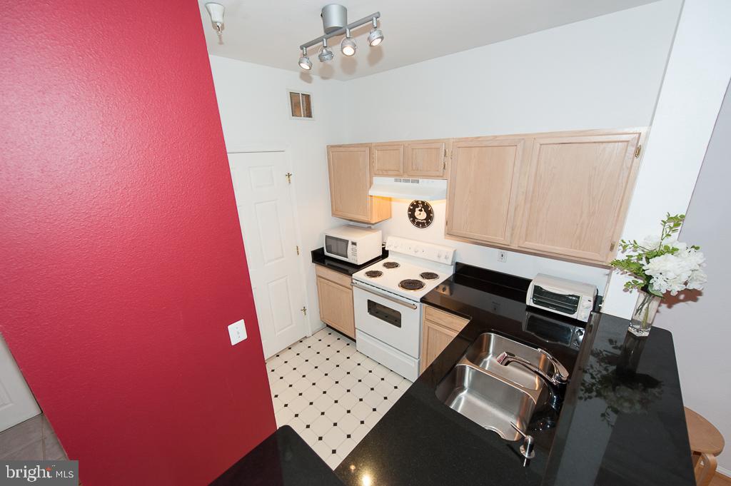 1580 SPRING GATE DRIVE 4116