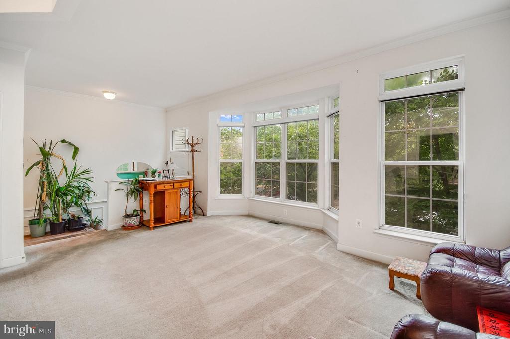 6324 FRANCONIA COMMONS DRIVE