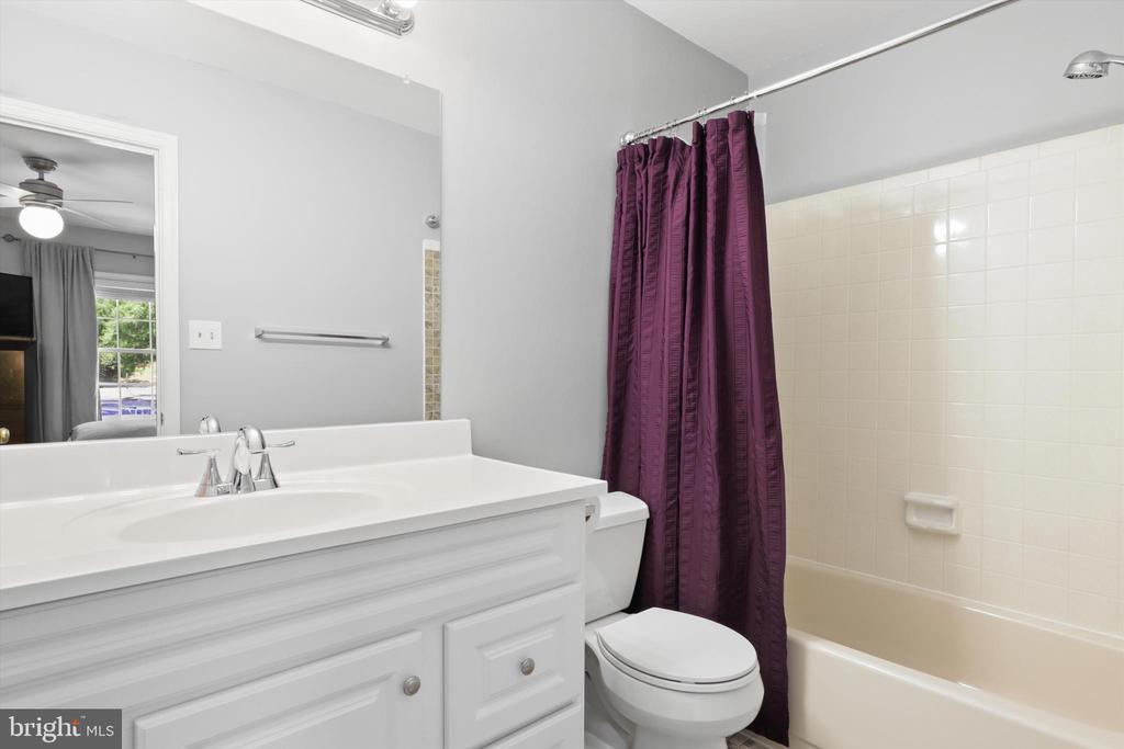 6807 INDIAN RUN COURT