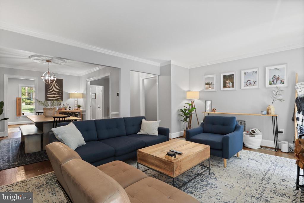 6807 INDIAN RUN COURT