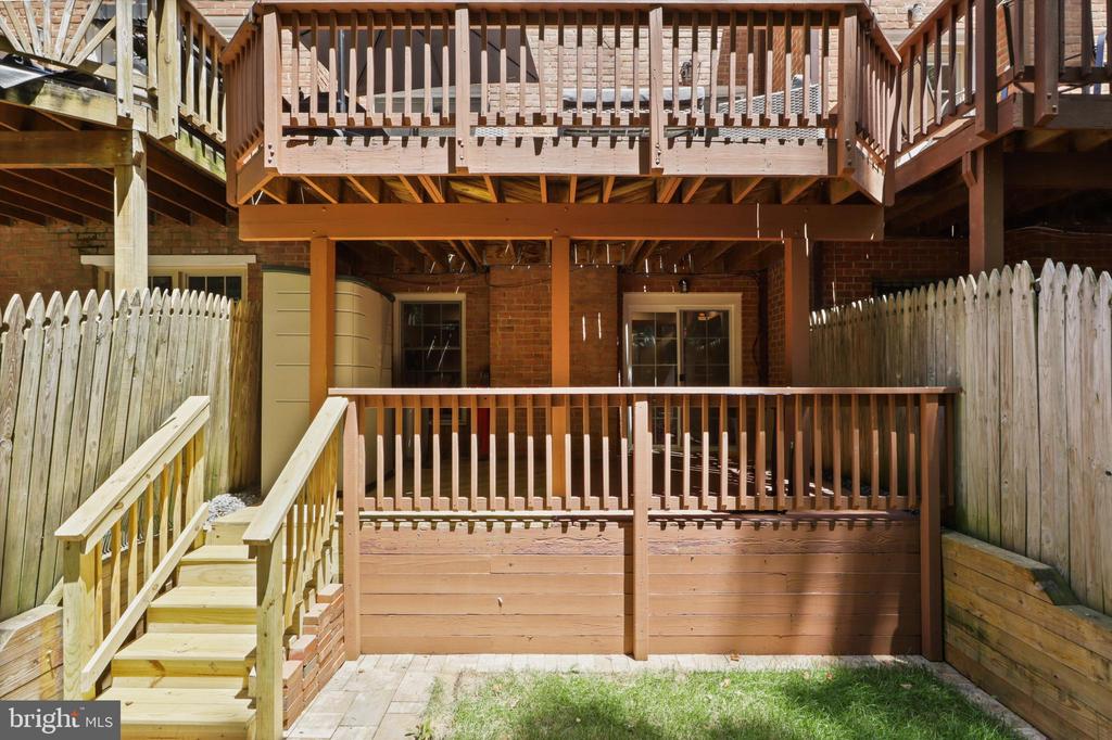 6807 INDIAN RUN COURT