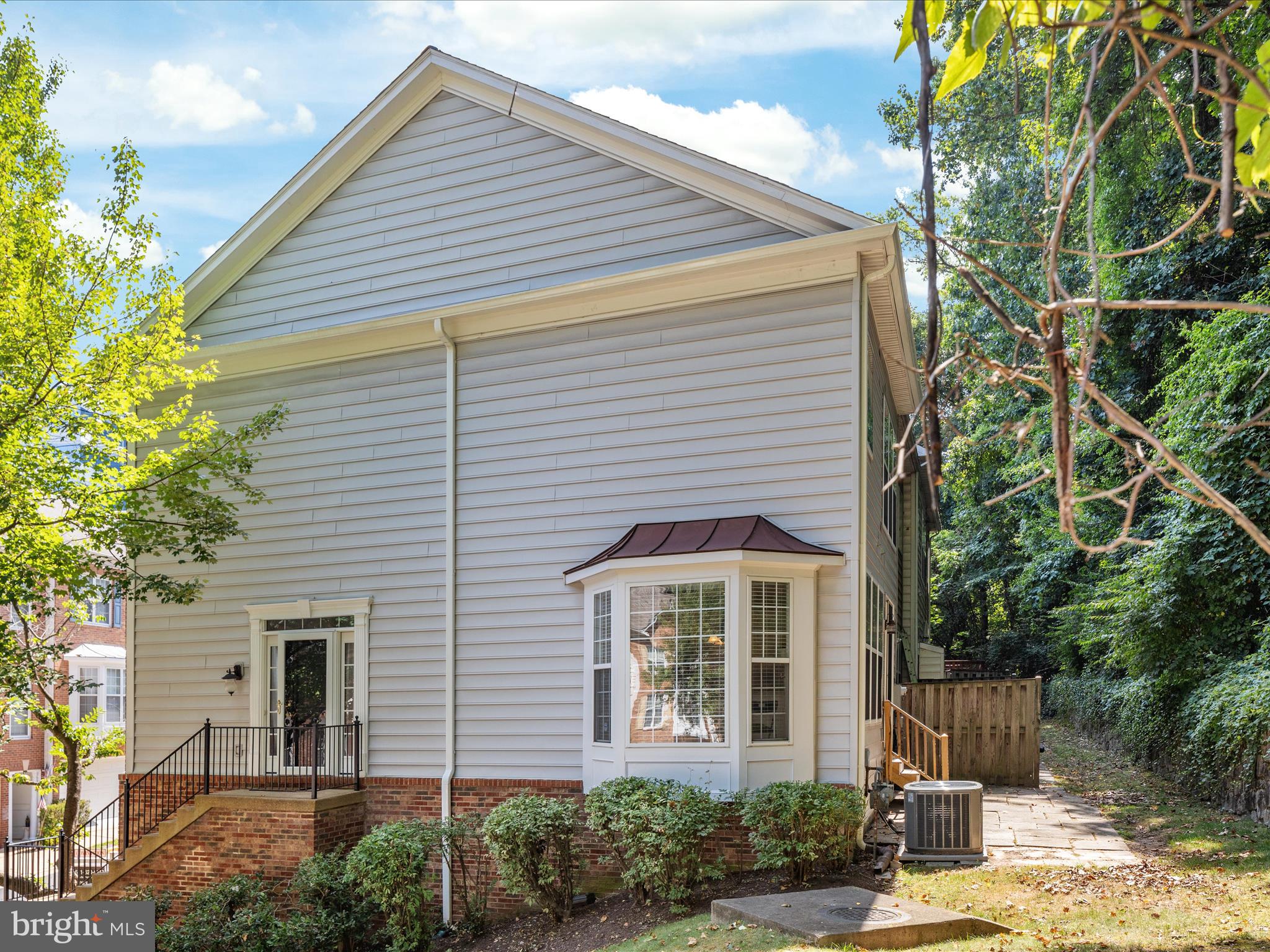 7731 HERITAGE WOODS WAY