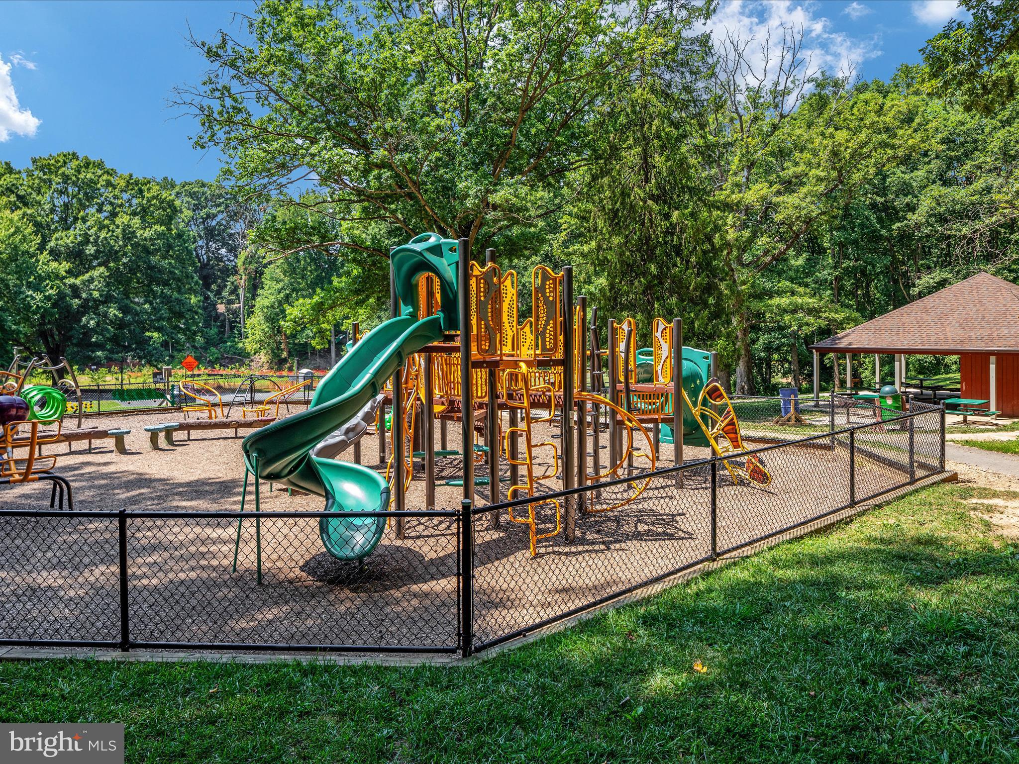 7731 HERITAGE WOODS WAY