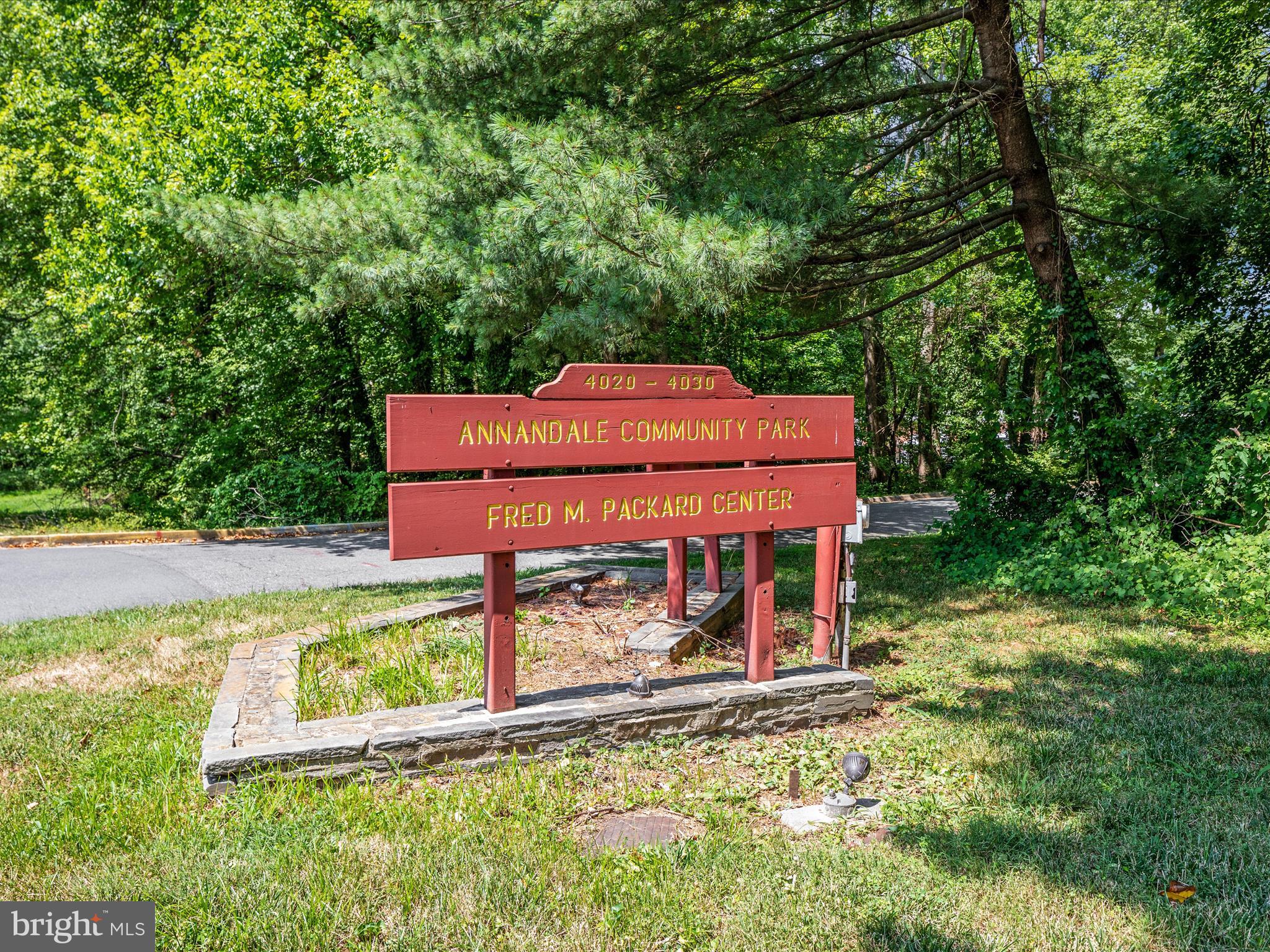 7731 HERITAGE WOODS WAY